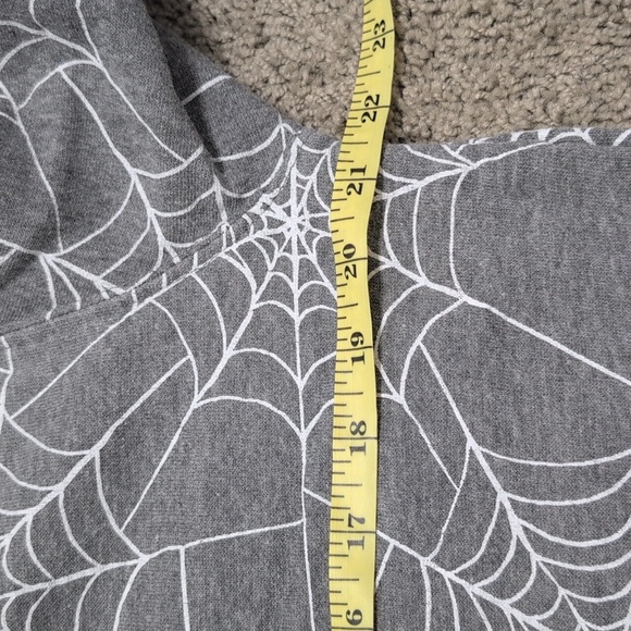 Doe Gray Crewneck Sweatshirt with Spider Web Design women's size Medium - Picture 8 of 11